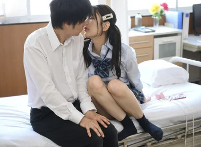 Nam sinh yếu đuối bị khoa khôi địt ngay trong lớp